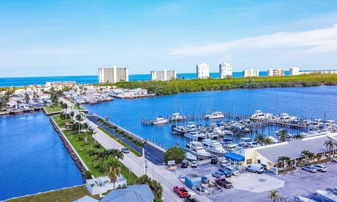 Nettles Island House | Come enjoy the island lifestyle in this awesome 2 bedroom 1 bath beach house!
