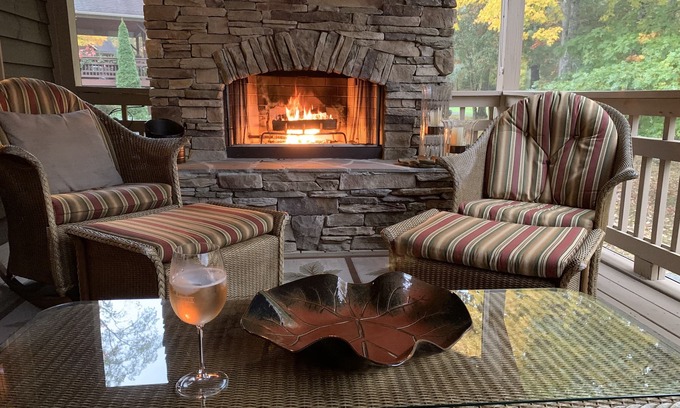 Cullowhee House | Come Relax in the Mountains! Screen Porch, Fireplaces, Views, Hikes & Waterfalls