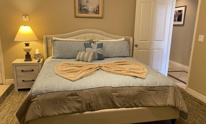 Seven Coves Condo | Come stay at the Lake and watch the Gorgeous sunset