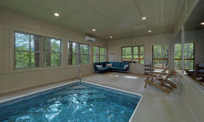Gatlinburg - Pigeon Forge Resort | Come stay at The Adventure Lodge for a cozy stay!