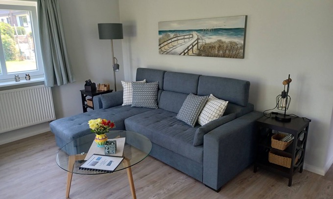 Loopstedt Apartment | Comfort apartment NOORBLICK at Haddebyer Noor, up to 2 people, culture, hiking, cycling