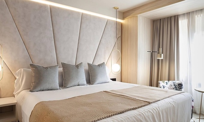 Sant Nicolau Hotel | Comfort & Convenience! Spacious Pet-friendly Room, Large Window, Fantastic View