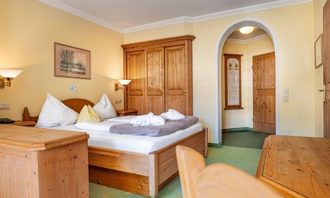 Dienten am Hochkoenig House | Comfort double room 25, 1-3 nights - Wellnesshotel Mitterwirt