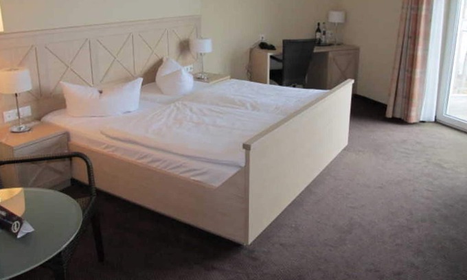 Koelpinsee House | Comfort double room handicapped accessible - Strandhotel Seerose Kölpinsee