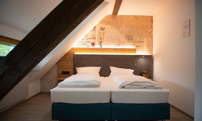 Holzschlag Apartment | Comfort double room with balcony for 3 persons