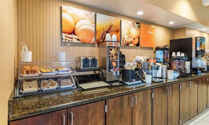 Albert Lea Hotel | Comfort Inn Albert Lea at Trails Travel Center