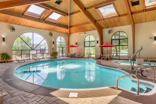 Branson Hotel | Comfort Inn at Thousand Hills