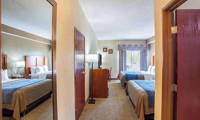 Highlands Hotel | Comfort Inn Lincoln I-80