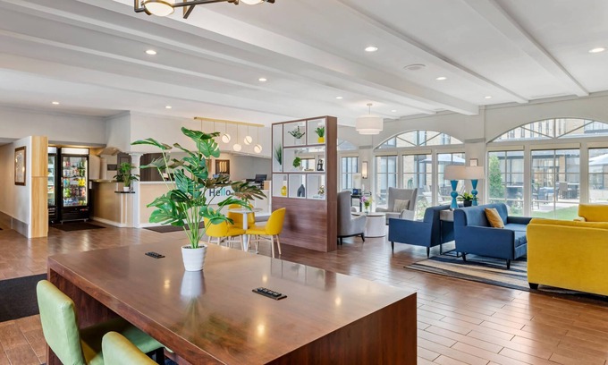East Bloomington Hotel | Comfort Inn MSP Airport - Mall of America