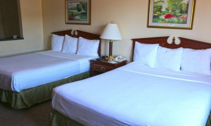 Kelso House | Comfort Meets Affordability in GuestHouse Kelso Longview! Free Parking