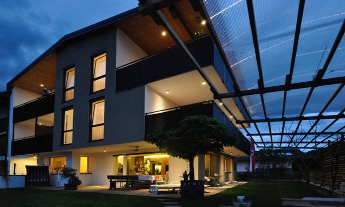 Rabla House | Comfort Rock Crystal