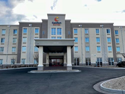 Dupont Hotel | Comfort Suites Denver International Airport