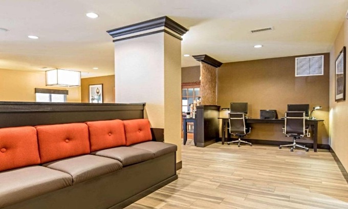 Fairview Heights Hotel | Comfort Suites Fairview Heights - St. Louis