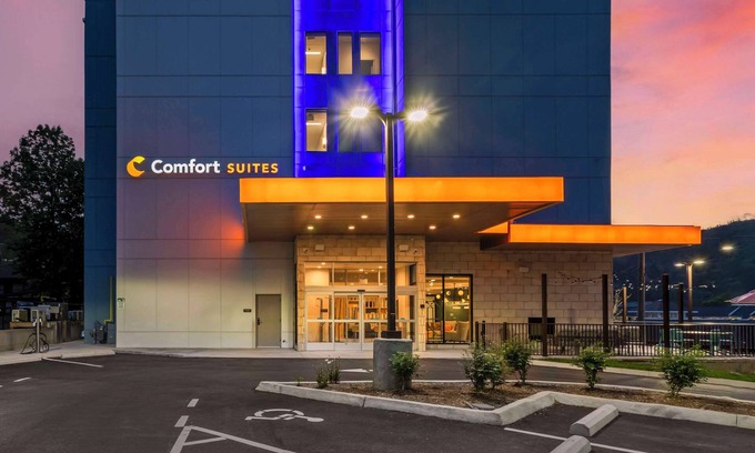 Gatlinburg Hotel | Comfort Suites Gatlinburg Downtown-Convention Center