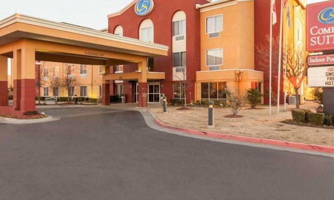 Tulsa Hotel | Comfort Suites Tulsa Central