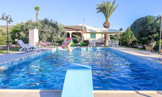 Chiaramonte Gulfi House | Comfortable and functional furnished vacation home in the south of Sicily.