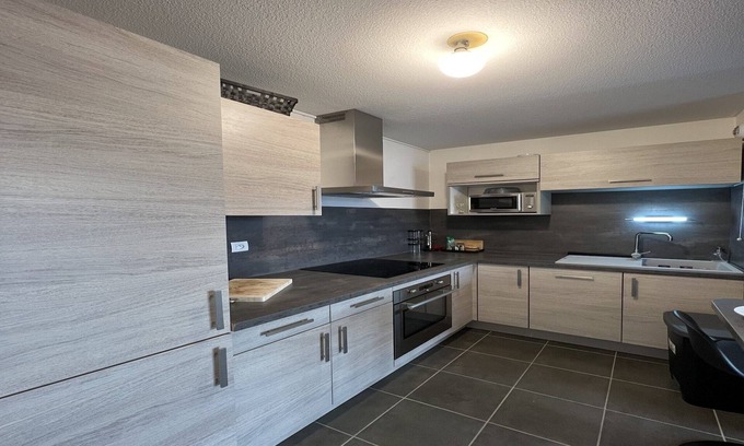 Bourrassol Apartment | Comfortable apartment in Toulouse for 4