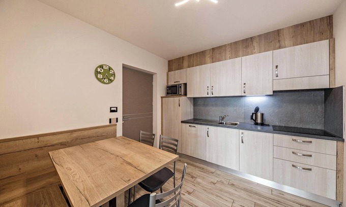 Predazzo Apartment | Comfortable Apartment “Vacanze Arcobaleno - Verde” with Mountain View