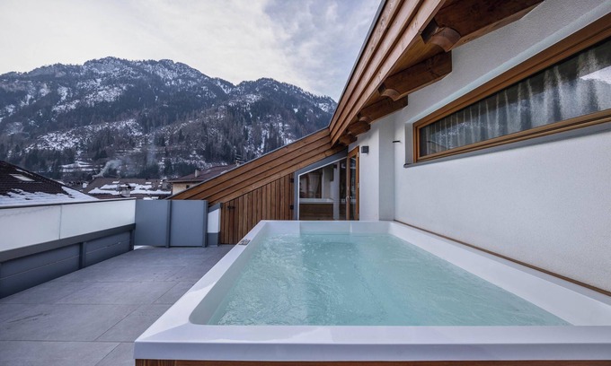 Predazzo Apartment | Comfortable Apartment “Vacanze Arcobaleno - Azzurro” with Mountain View