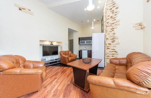 Verkhnie Misto Apartment | Comfortable Apartment on Mikhaylovskiy lane