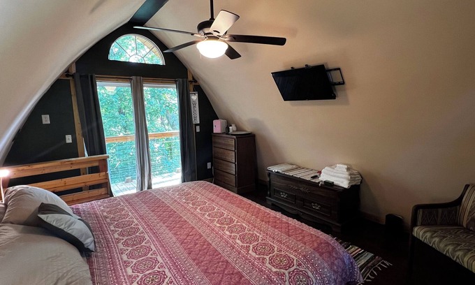 Mill Spring Cabin | Comfortable cabin in the mountains of North Carolina, located near TIEC.