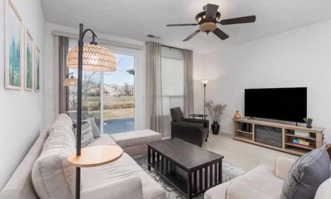 Dayton House | Comfortable Golf Retreat – Perfect for 30-60 Days