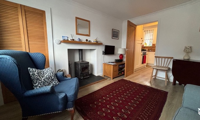 Bankend Apartment | Comfortable ground floor flat with stunning coastal views, Glencaple.