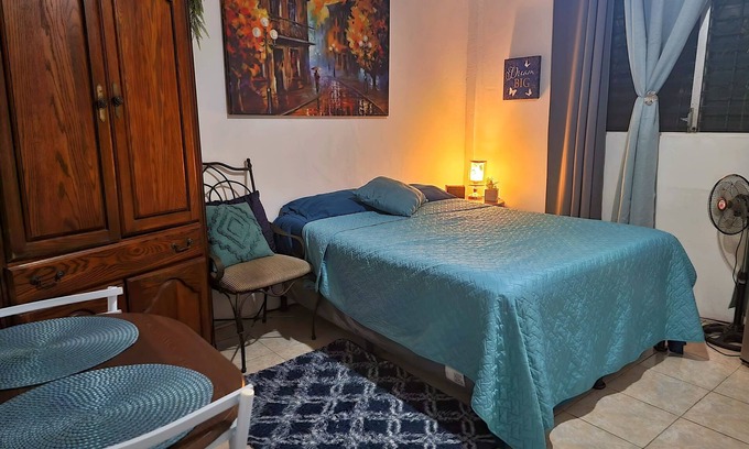 San Salvador Hotel | Comfortable hotel Executive Ensuite Room, with breakfast in Colonia San Benito