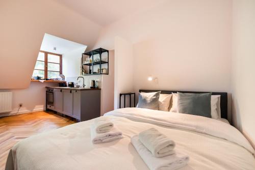 Nowe Miasto Apartment | Comfortable Old Town Apartment by BookingHost