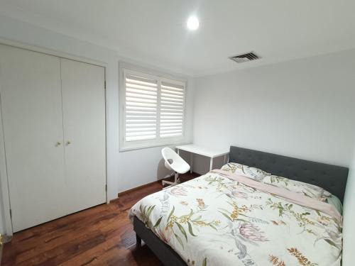 Baulkham Hills House | Comfortable Queen Room in Baulkham Hills - BH2