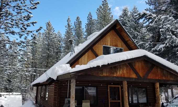 Garden Valley Cabin | Comfortable, Quiet, Roomy Cabin in the Woods!