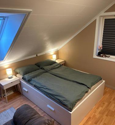 Osoyro House | Comfortable room - Double bed - Private bathroom - Free parking - Shared kitchen - Bus stop and store 2 min walk
