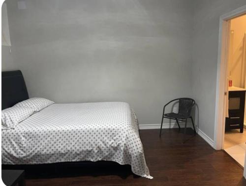 Brampton House | Comfortable Spacious Suite