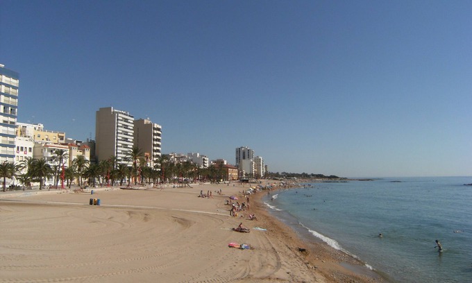 Vinaros Ski Chalet | Comfortable villa with private pool in Vinaròs 300 m. Beach 6 people