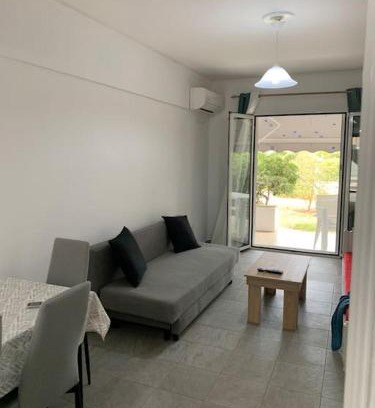 Saronida Apartment | Comfortably placed near the sea