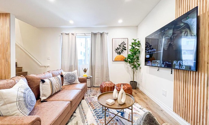 Los Angeles House | Comfy 2-bedroom home in Hollywood