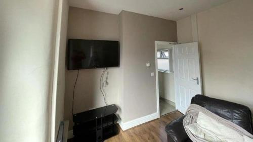Barking Apartment | Comfy and cosy 1 bed flat in IG11