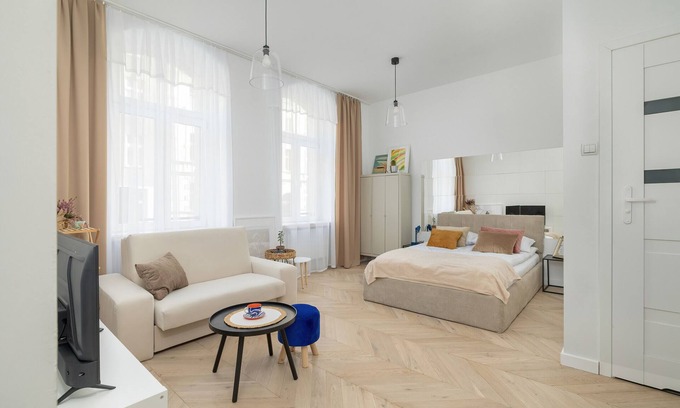 Katowice Apartment | Comfy Apartment Opolska by Renters