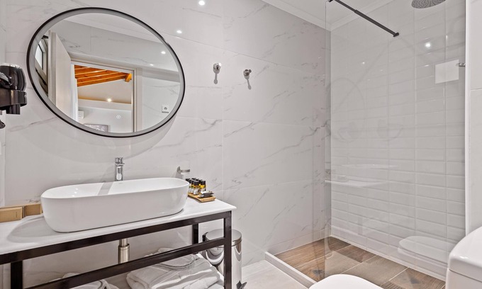 Kavos Apartment | Comissa Luxury Suites