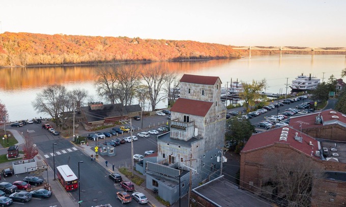 Stillwater Condo | Commander-South Bin. DT Stillwater. River Views!