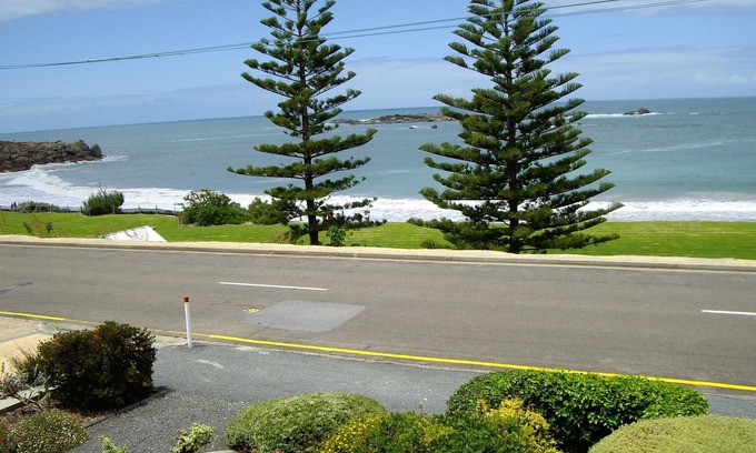 Port Elliot Apartment | Commodore 2, 2-18 Basham Pde, Port Elliot