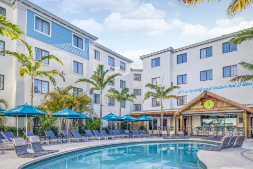 Park Shore Hotel | Compass by Margaritaville Hotel Naples