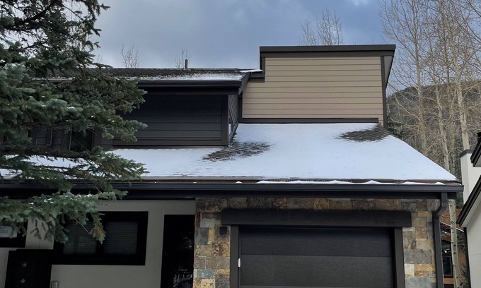 Vail House | Completely remodeled family home - Hot Tub, Wifi, cable TV, Loaded Kitchen