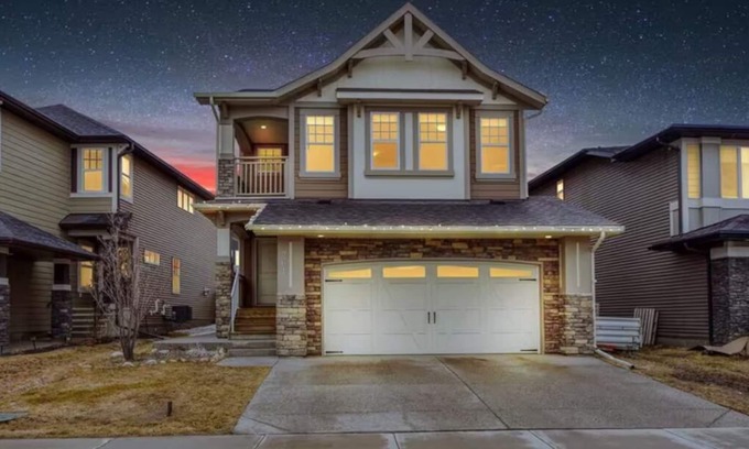 Okotoks House | Completely separate 2-bedroom basement suite in Okotoks