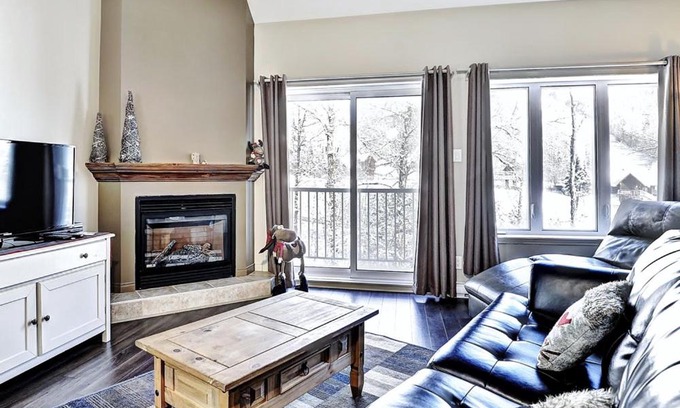 Stoneham Apartment | Condo 306 33 Chemin du Hameau by Les Chalets Alpins