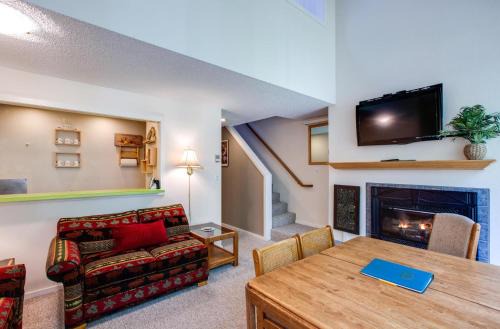 Glacier Apartment | Condo #38 - Wi-Fi - Fireplace - Sleeps 6