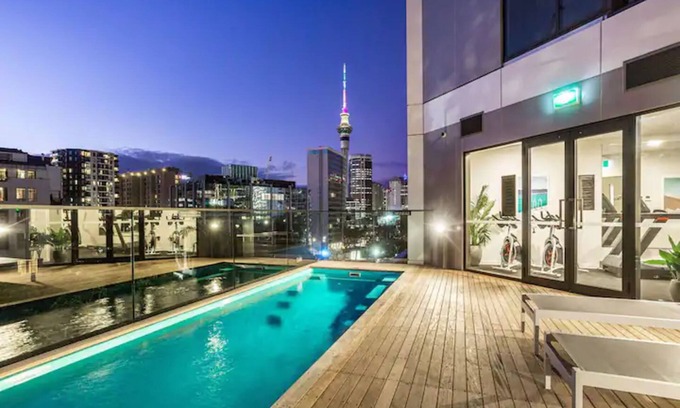 Newton House | Condo in Queen St CBD w Pool and Gym Zodiak Stays