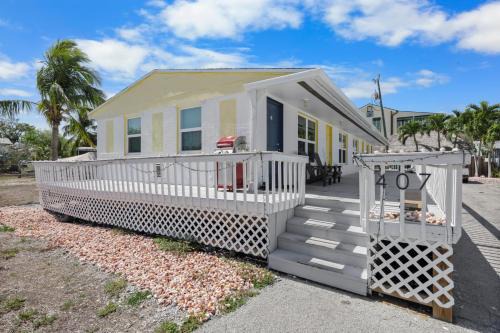 Goodland House | Condo located in Goodland just a short walk from great food