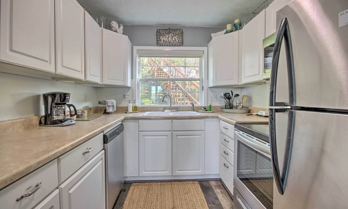 Holiday Island Apartment | Condo w/Golf Courses On-site < 1 Mi to Lake
