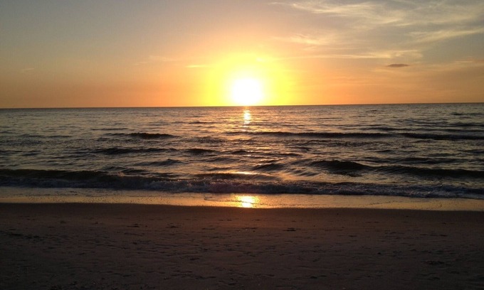Vanderbilt Beach Condo | Condo with amazing gulf and beach views and beach accesss